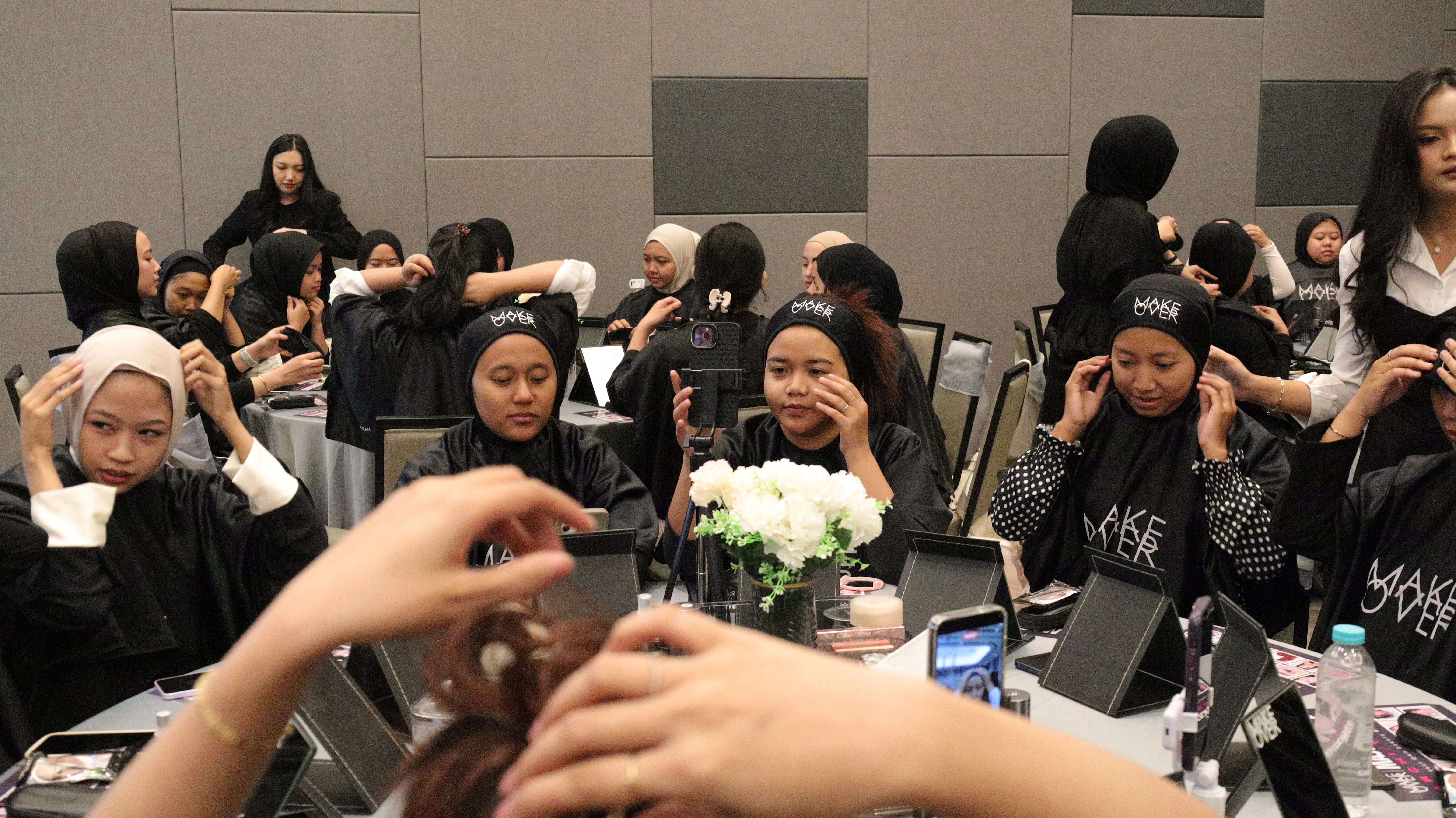 Ratusan peserta beauty class terbesar make over
